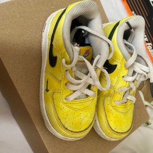 They are used in child size 8C.